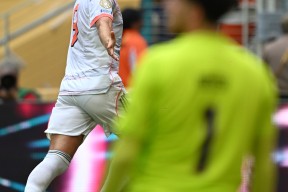 金年会体育-包含拜仁慕尼黑遭受劲敌阻击，欧冠决赛前景岌岌可危的词条