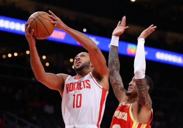 老鹰实现大逆转，凭借团队合作迎来胜利的简单介绍