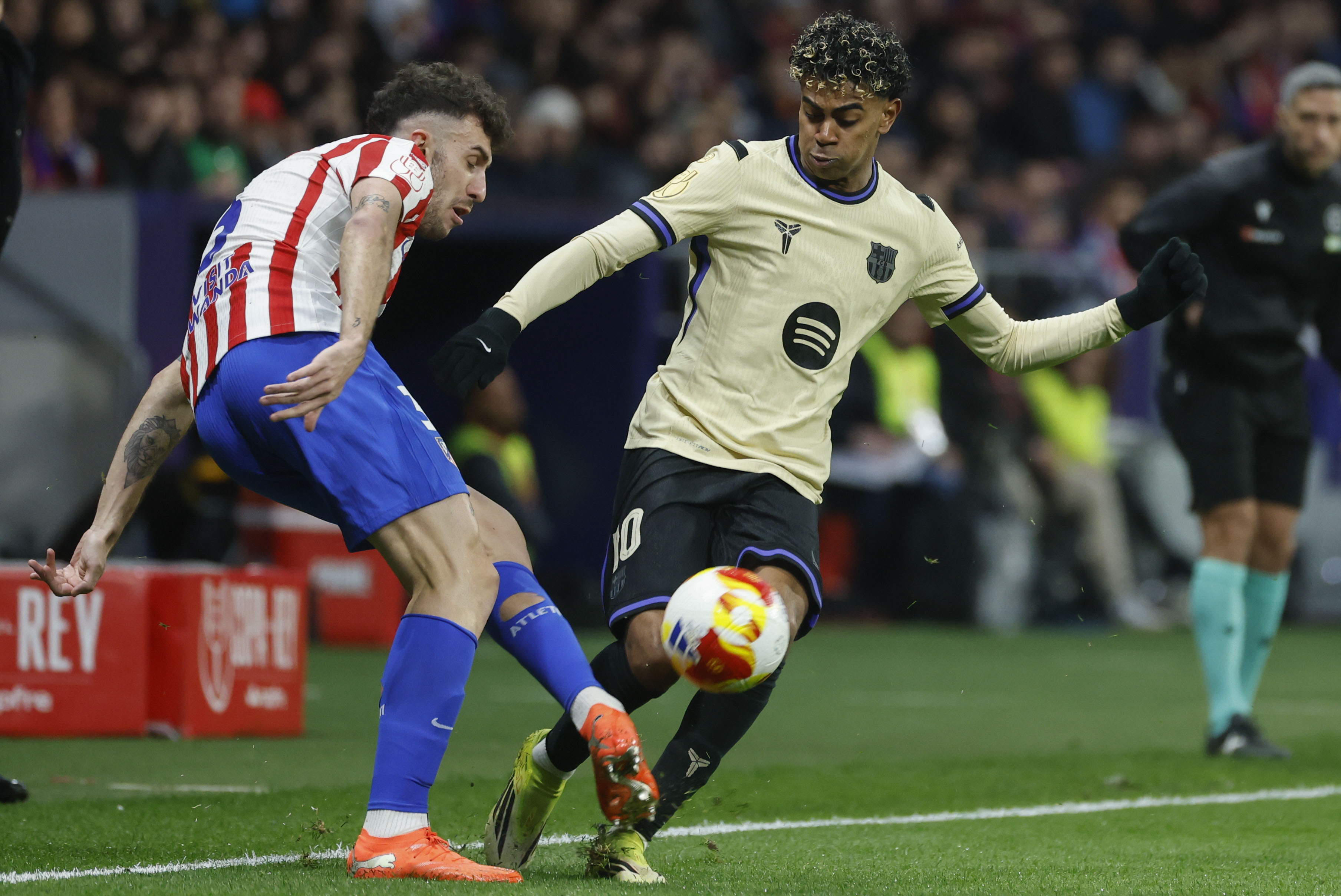 西班牙主场对阵瑞典足球比赛将于本周末进行吗